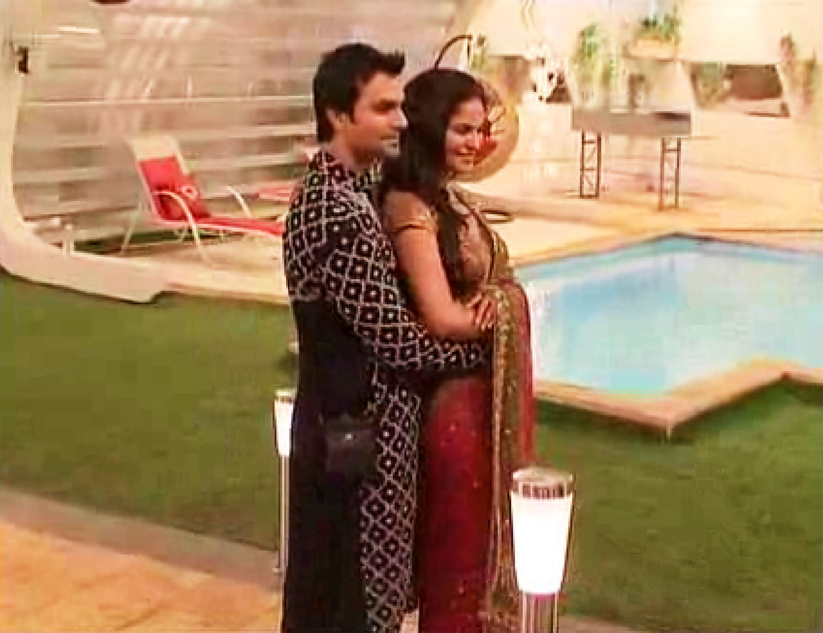 Ashmit Patel and Veena Malik at Sara Khan's wedding in Bigg Boss